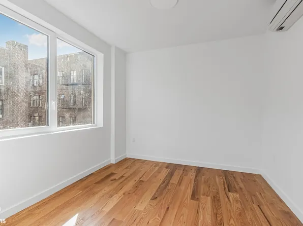 205 Cabrini Boulevard image 14 of 23