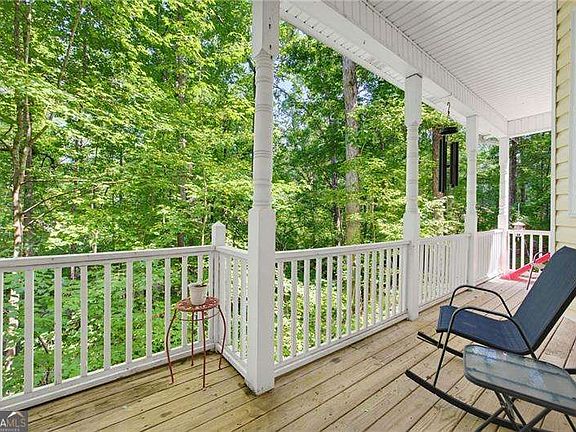 4th image of 474 Spring Meadows Ave
