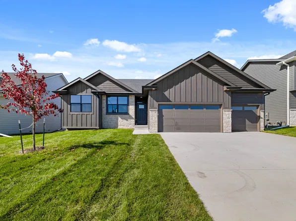 4718 180th St, Urbandale, IA 50323
