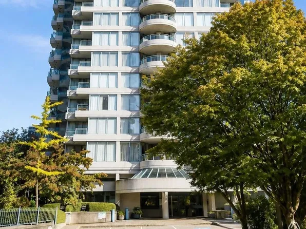 13383 108th Ave #1405, Surrey, BC V3T 5T6
