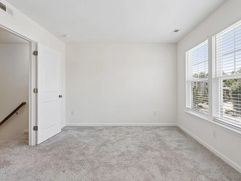 1550 Green Hill St — Photo 17
