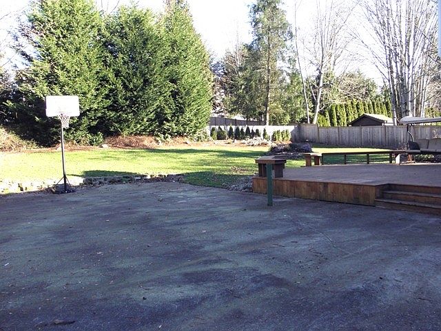 2nd image of 1003 198th Ave E