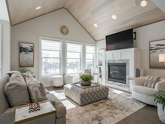 2nd image of 78 Thatcher Rd Unit 6