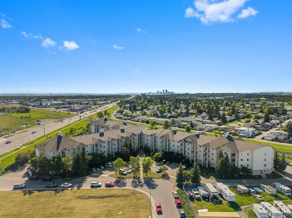1717 60th St SE #425, Calgary, AB T2A 7Y7