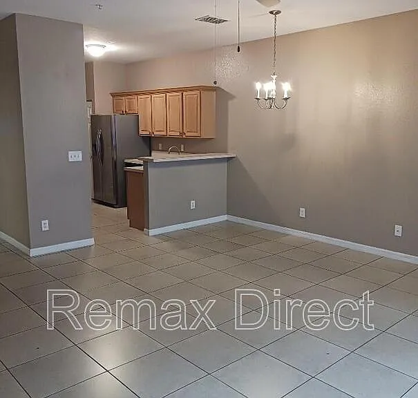 795 Pipers Cay Dr — Photo 3