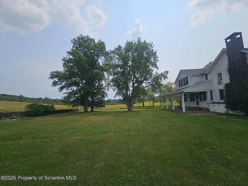 4 bed, 2200 sqft, $3,800 — Photo 3