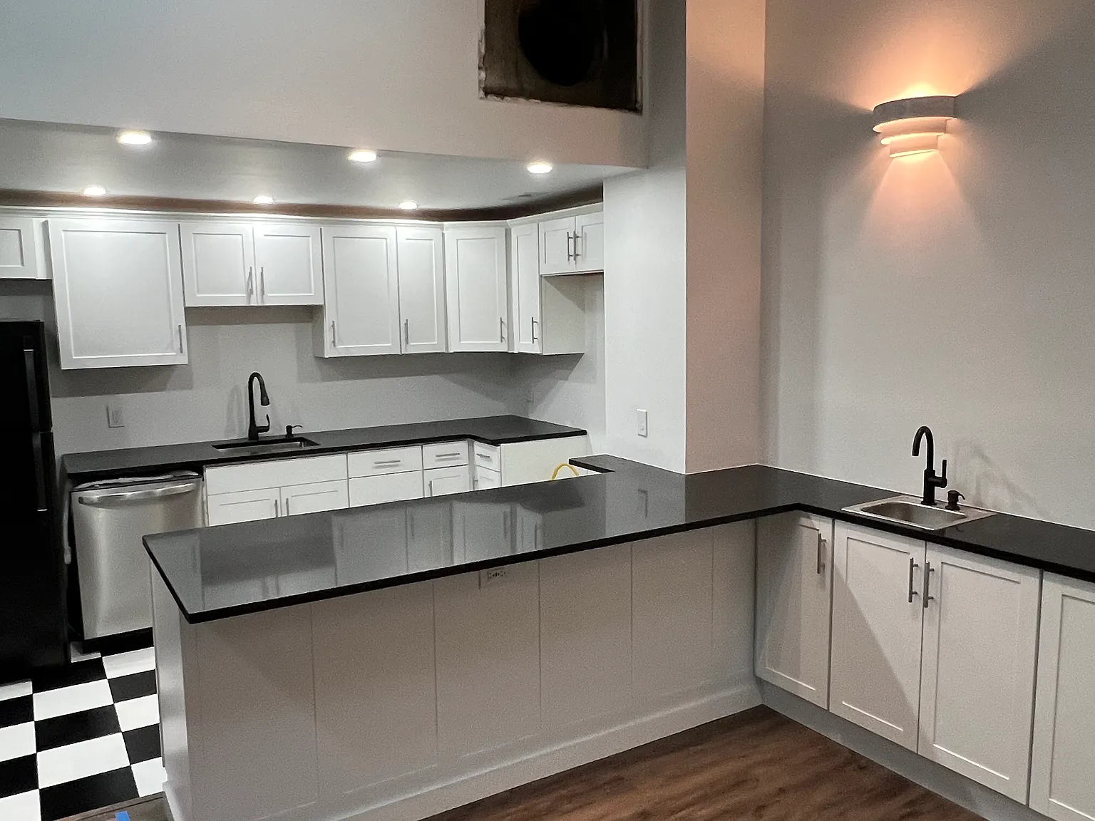 4 bed, 2.5 bath, 2055 sqft, $3,800 — Photo 4
