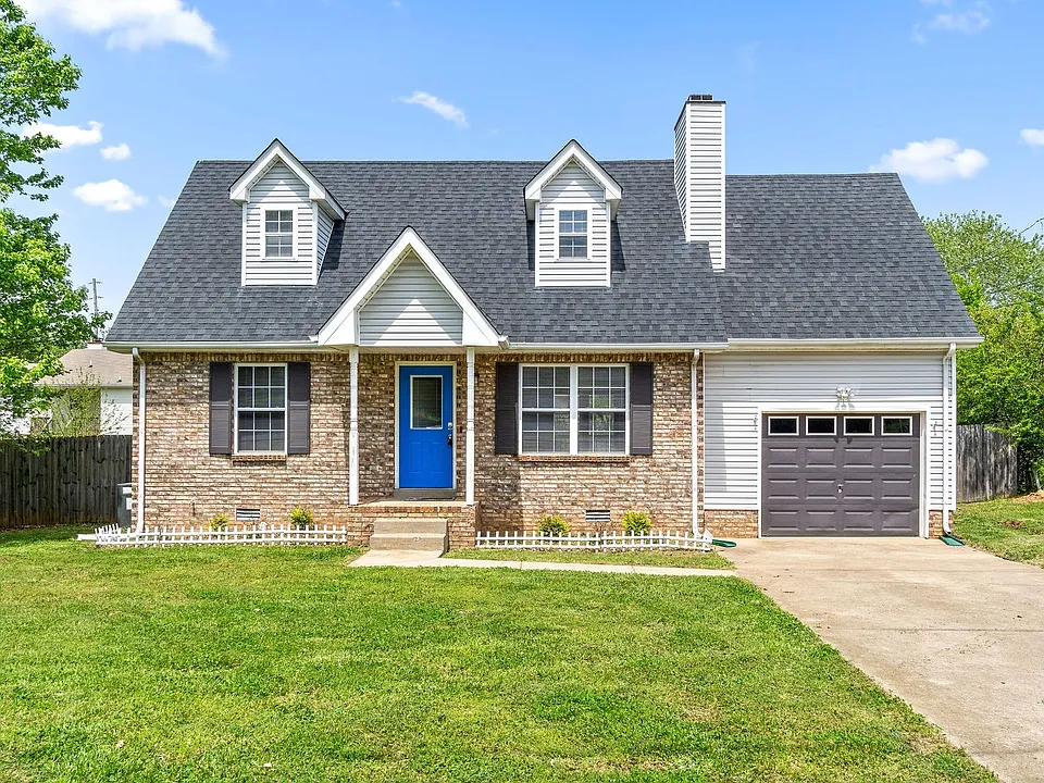 1235 Crystal Dr