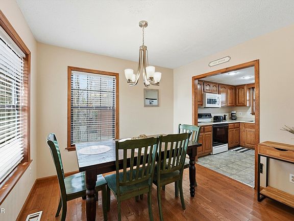 5th image of 2813 Forrest Way