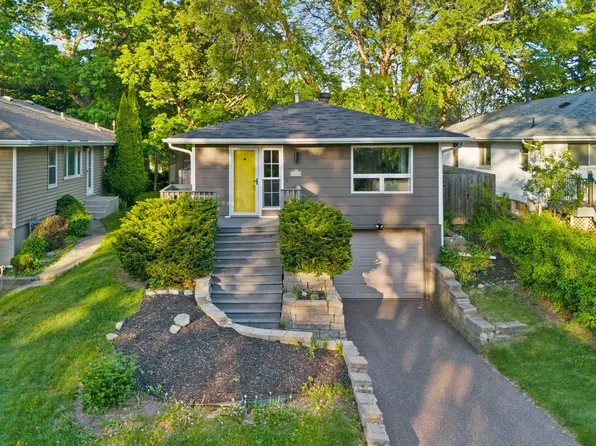 1350 Boone Ave N, Golden Valley, MN 55427