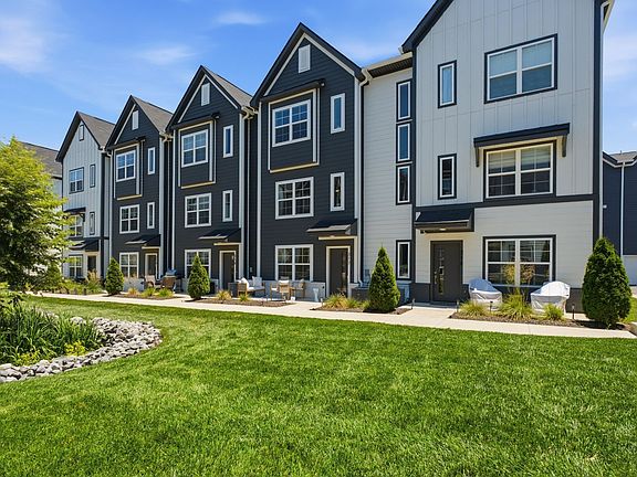 2nd image of 700 N Dupont Ave #317