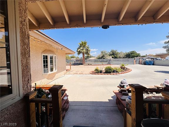 4th image of 4897 Stacey Ave
