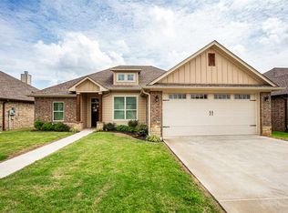 104 Champions Dr, Hallsville, TX 75650