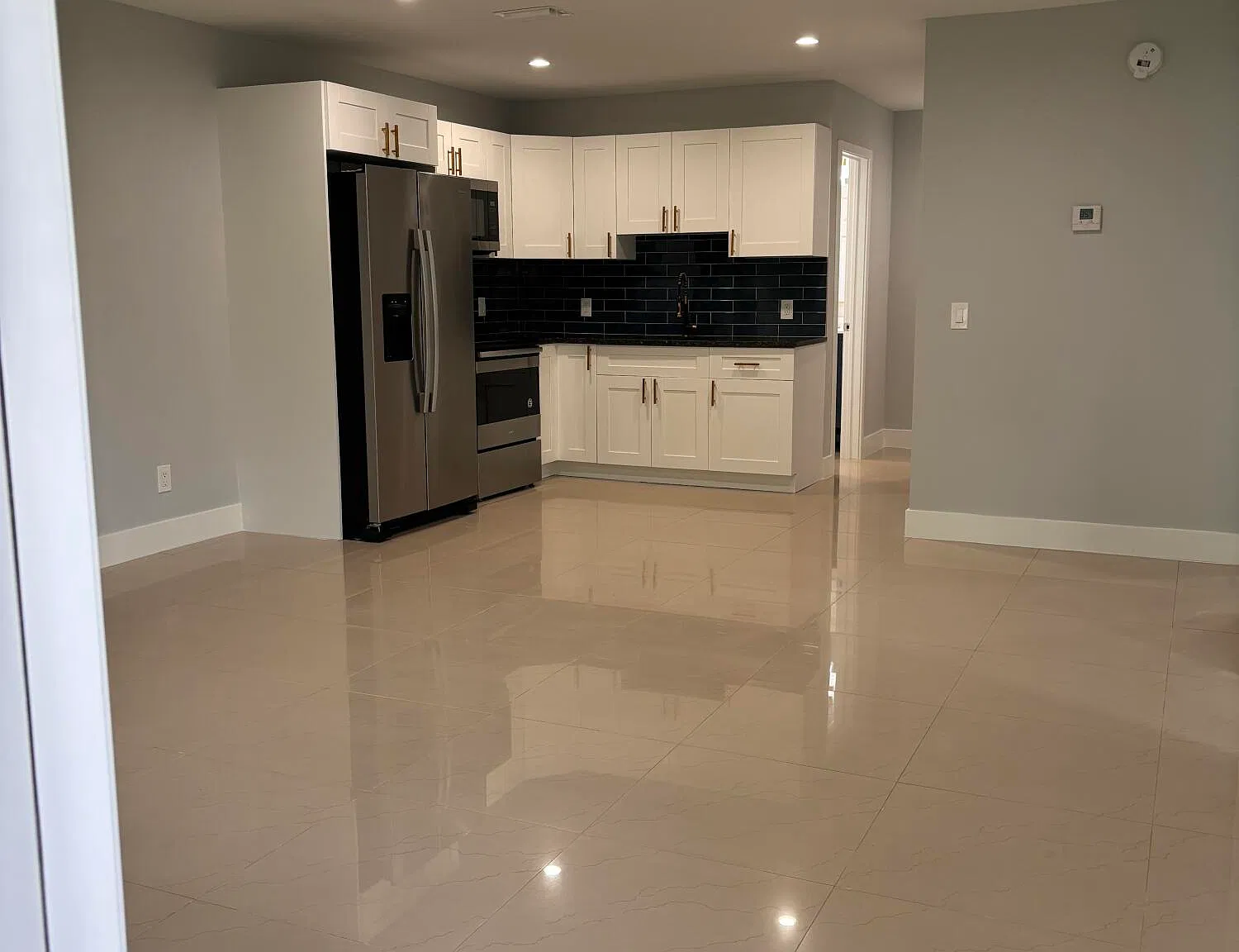 2 bed, 2.0 bath, 840 sqft, $2,300 — Photo 3