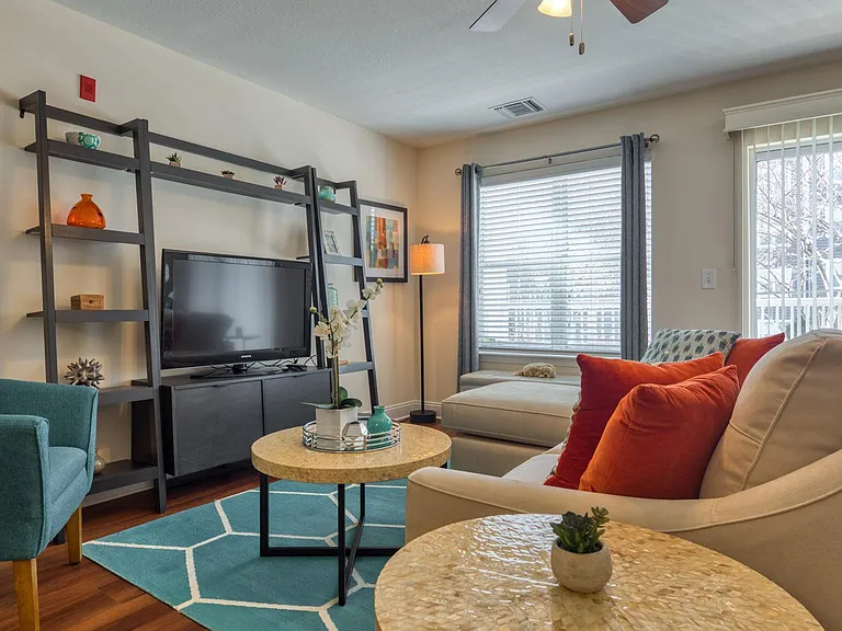 Smiths Landing Apartments — Photo 26