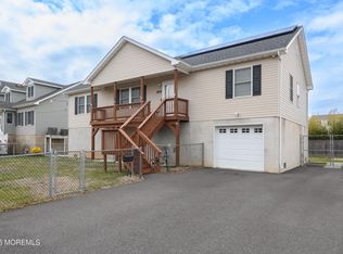 405 Park Ave, Union Beach, NJ 07735