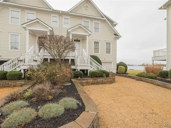 580 Riverside Dr, Lancaster, VA 22503