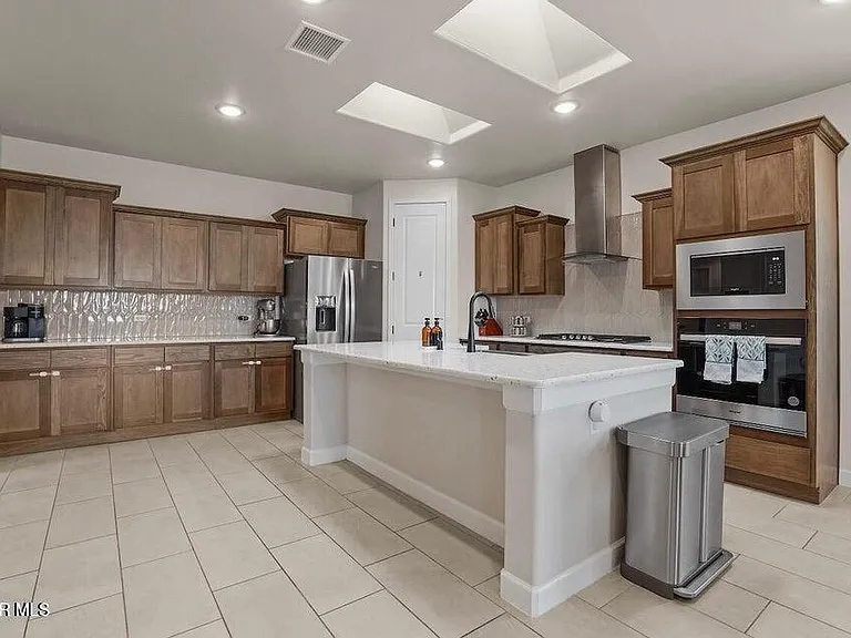 13183 Emerald Isle St — Photo 7