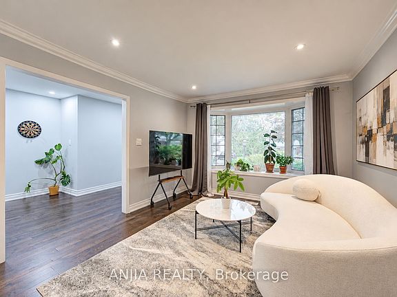 4th image of 58 Summerfeldt Cres
