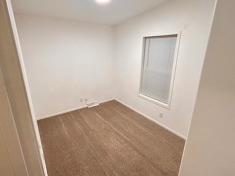 295 W Coral Dr — Photo 6
