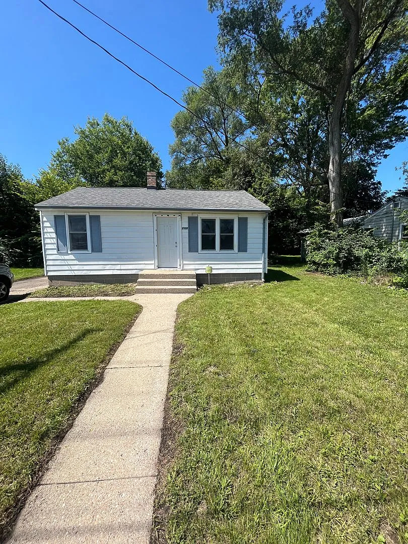 2 Bedroom Home Available in Rockford — Photo 1