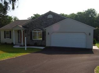 105 N 9th St, Akron, PA 17501