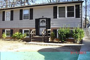 2nd image of 1621 Circle Dr