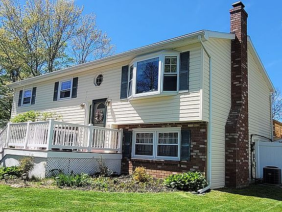 3rd image of 119 Bedford Ct