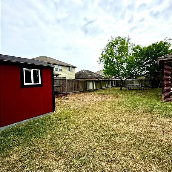 2106 Halcon St — Photo 21