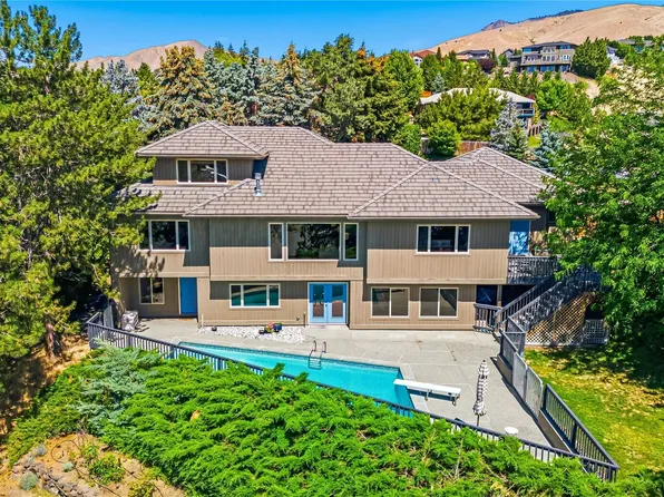 323 Stoneybrook Lane, Wenatchee, WA 98801