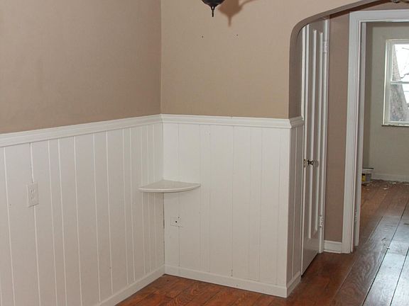 3rd image of 4018 Paxton Ave APT A