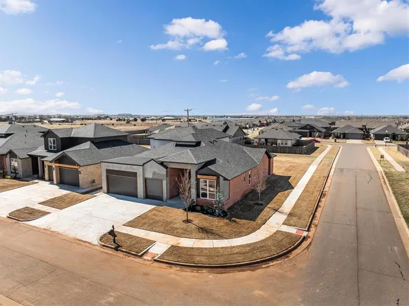 15445 Capri Ln, Edmond, OK 73013