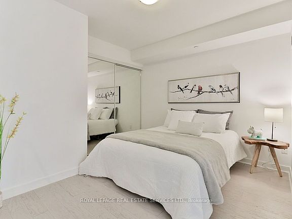5th image of 58 Orchard View Blvd #908