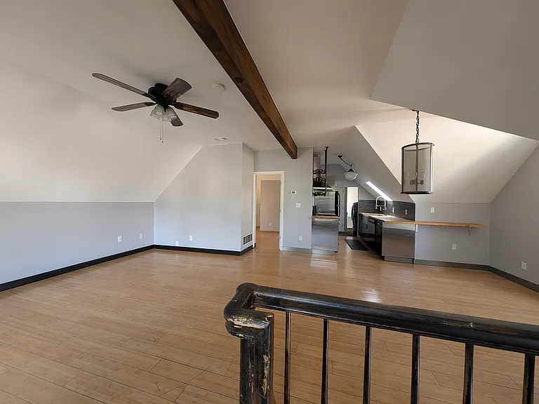 2929 Curtis St #B — Photo 26