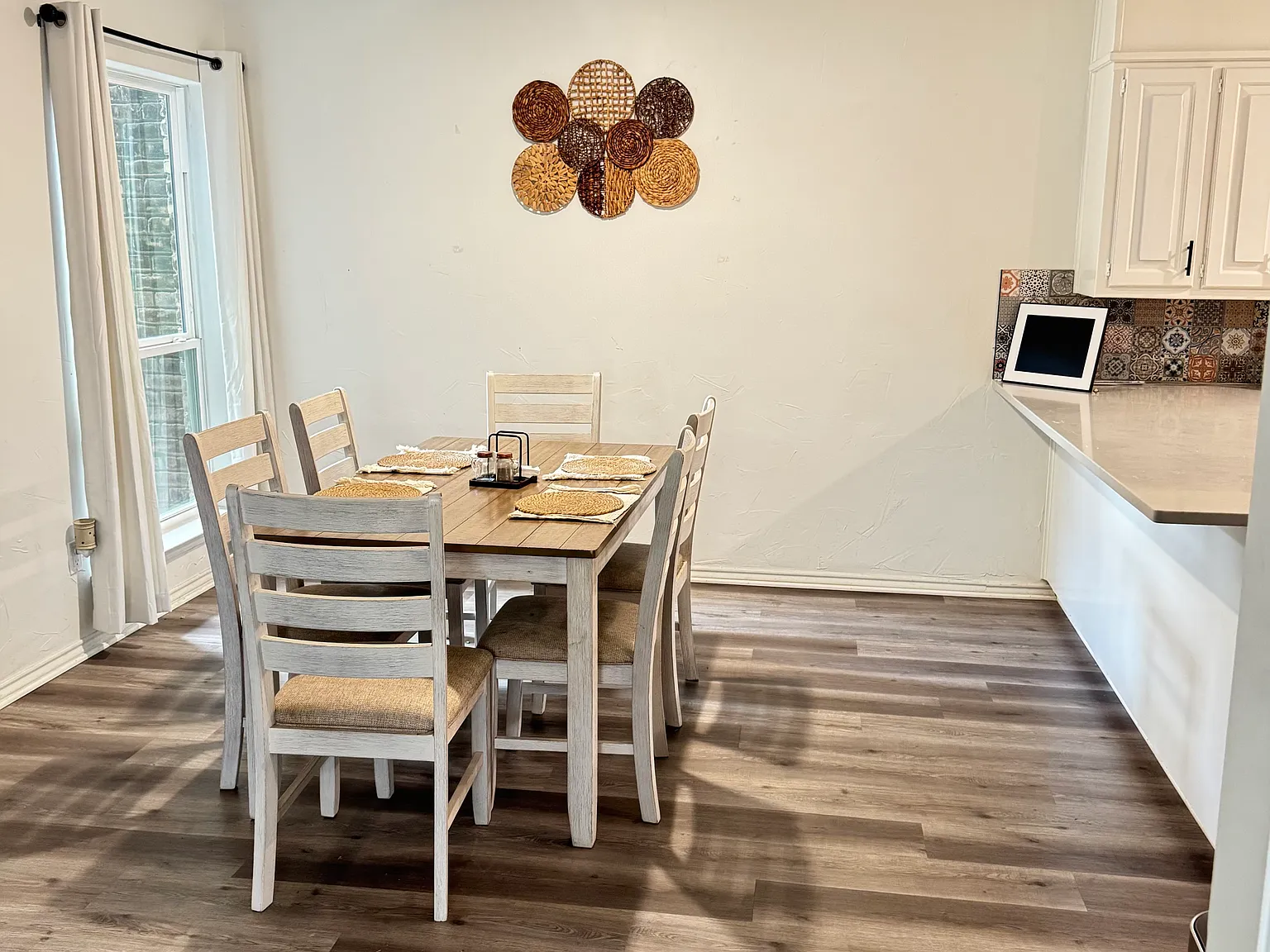 3 bed, 1493 sqft, $2,300 — Photo 4