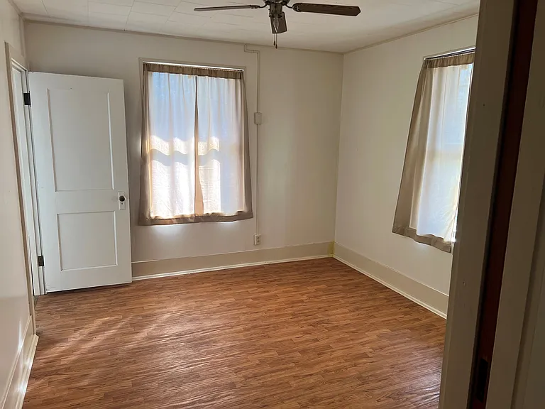 300 Main St #211 — Photo 4