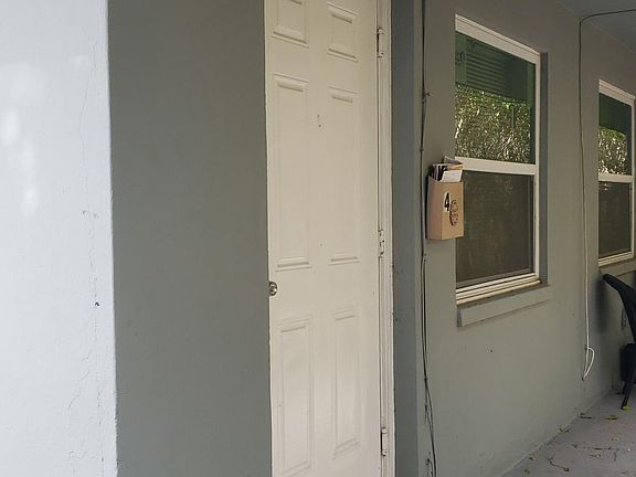 2nd image of 317 Se 10th Avenue