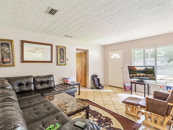 5th image of 5123 Redstone Dr