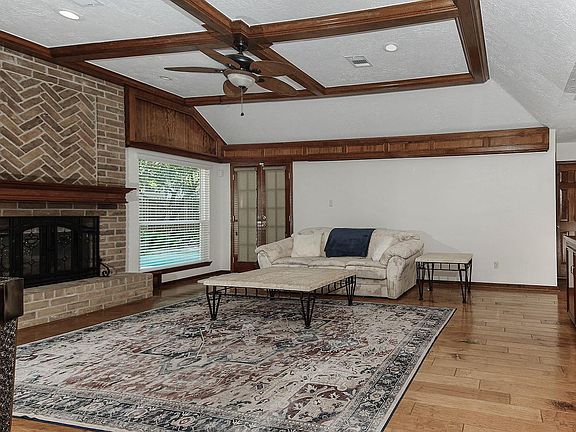 5th image of 62 Huntsmans Horn Cir
