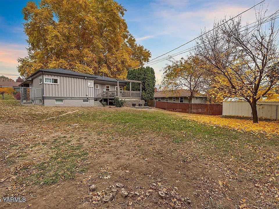 Fully Fenced backyard