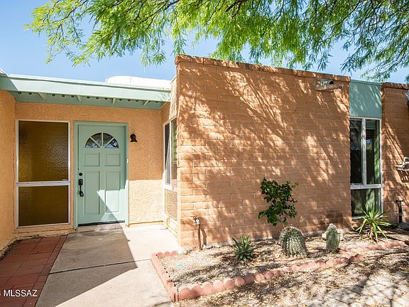 3rd image of 1710 S Desert Vista Dr
