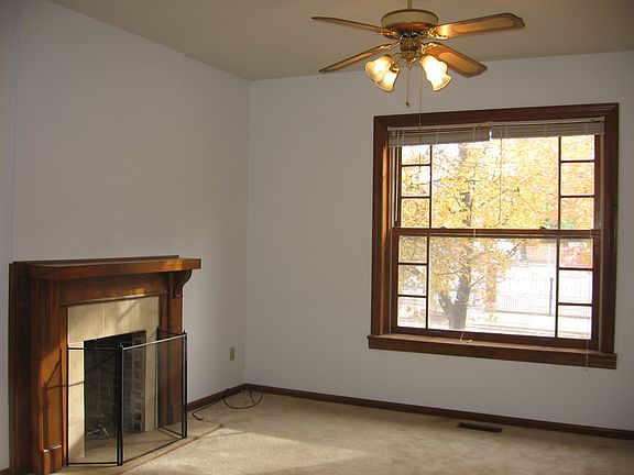 3rd image of 3959 Flad Ave