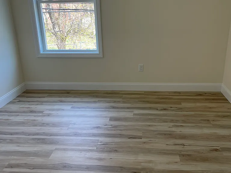 558 Winchester Ave — Photo 3