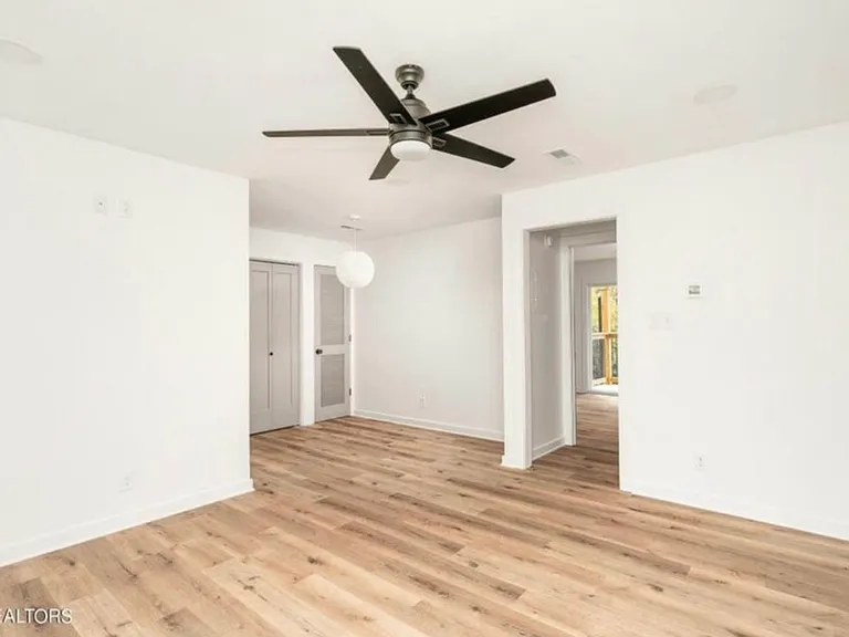 811 Flanders Ln #4 — Photo 2