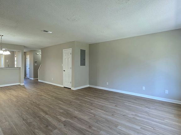 3rd image of 409 Garden Dr Unit 110A