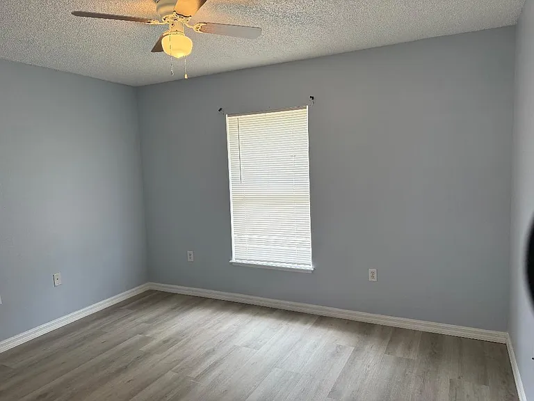 754 Toulon Dr — Photo 22