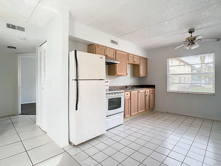 694 Michigan Ct #2 — Photo 15