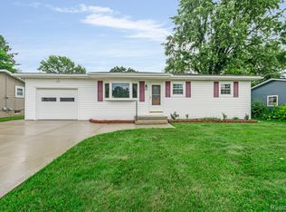 326 E Rising St, Davison, MI 48423