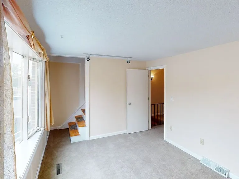 32 Sentry Way — Photo 16