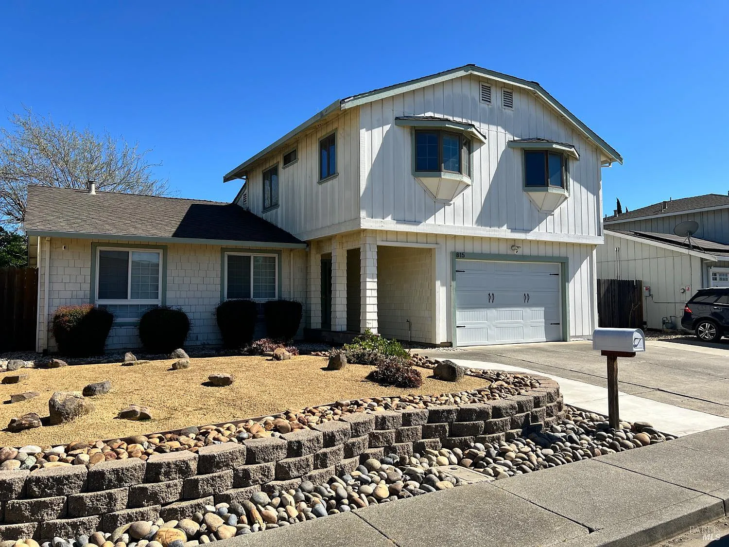 815 Canary Drive photo 1